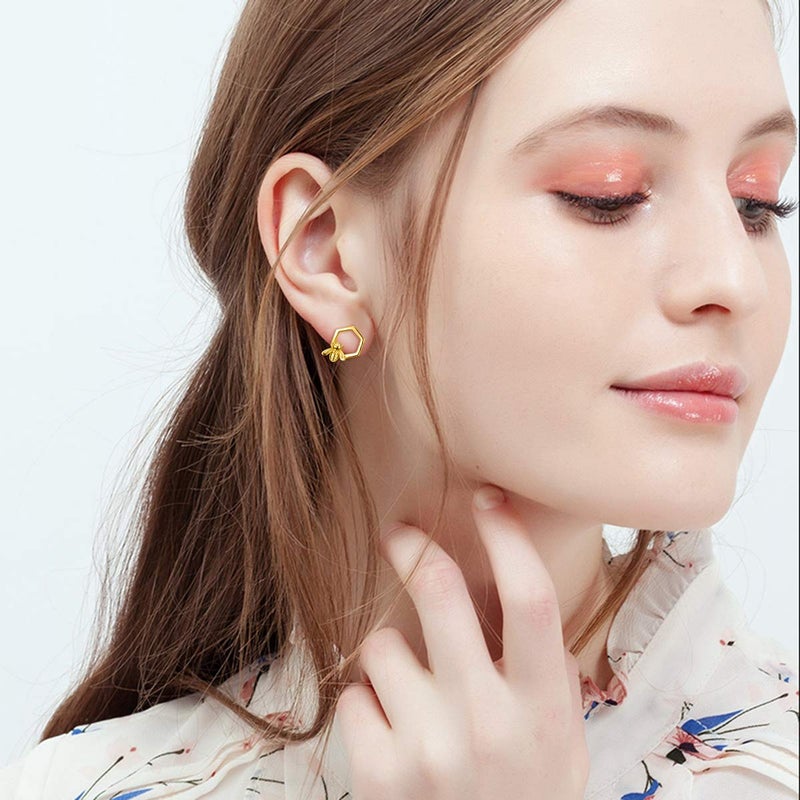LUHE Honeycomb with Bee Stud Earrings Sterling Silver 18K Gold Plated Beehive and Bee Earrings for Women - Image 2